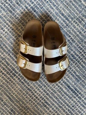 Worn once Women’s Birkenstock Arizona Big Buckle Sandals in pearl size 36